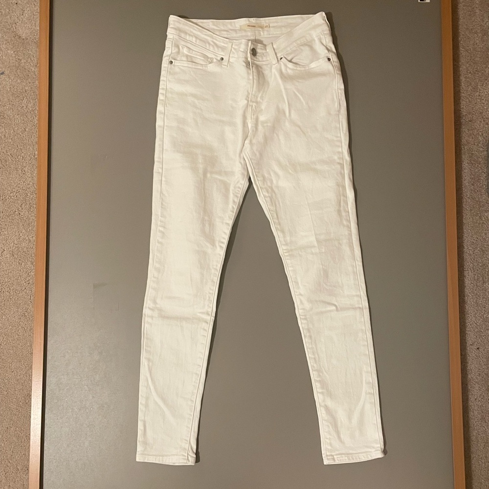 Levi’s white skinny jeans